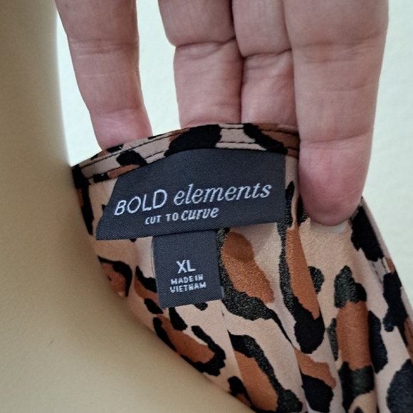 BOLD elements Brown and Cream Boxy Blouse - Picture 10 of 10